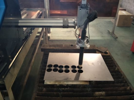 पोर्टेबल सीएनसी प्लाज्मा कटर स्टेनलेस हल्के स्टील प्लेट काटने की मशीन