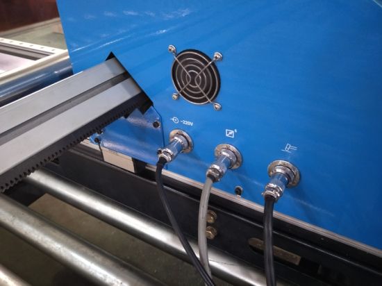 धातु स्टील प्लेट के लिए नई सीएनसी प्लाज्मा टेबल काटने की मशीन