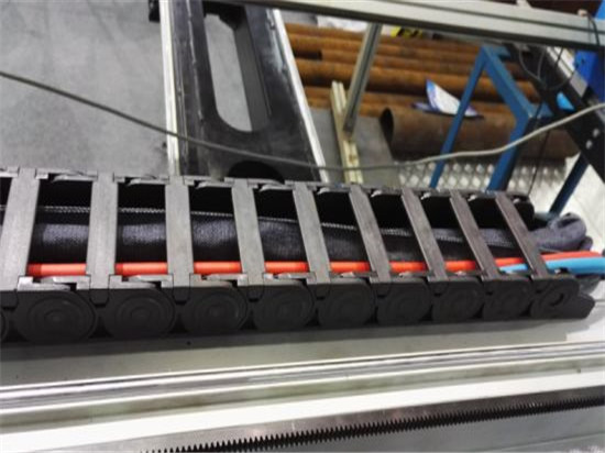 सीएनसी प्लाज्मा कटर कम लागत चीन 1325 लौह प्लाज्मा काटने की मशीन