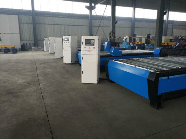 चीन से अच्छी गुणवत्ता वाली उच्च गति सीएनसी लकड़ी / पत्थर काटने राउटर मशीन